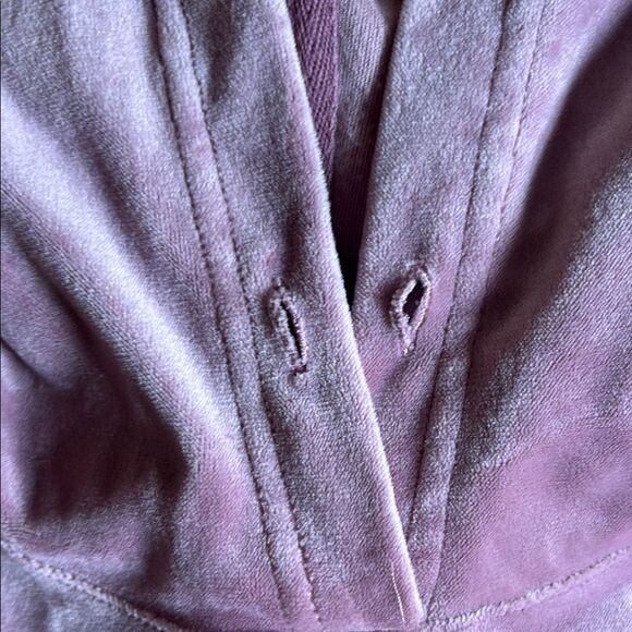 Green and Pink Velvet Loungewear Set - Picture 13 of 15